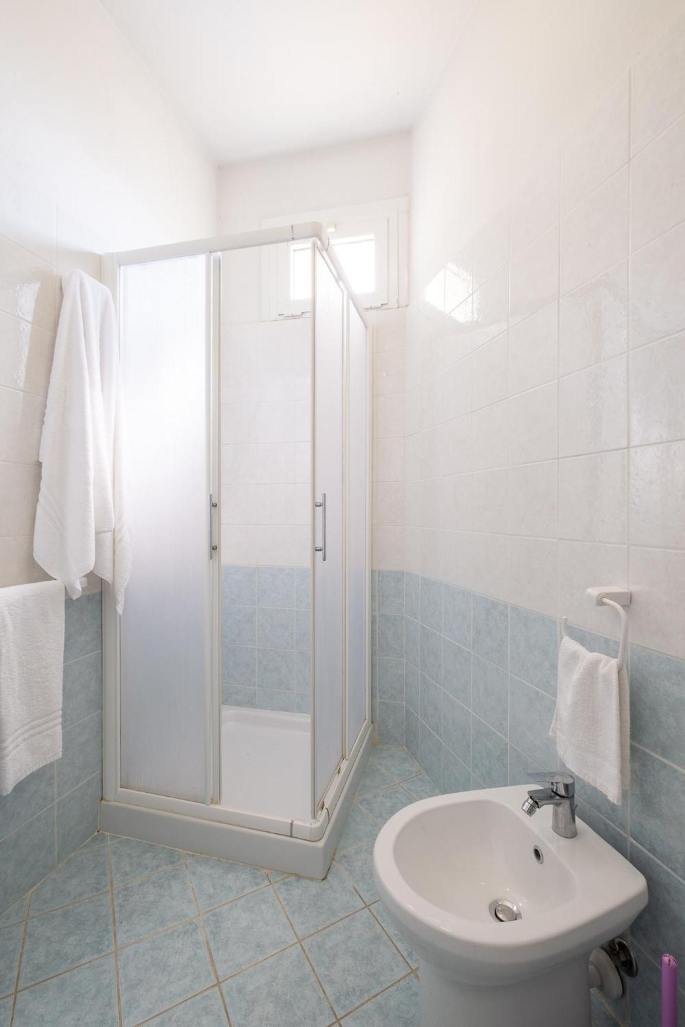 Hotel Crown Римини Экстерьер фото