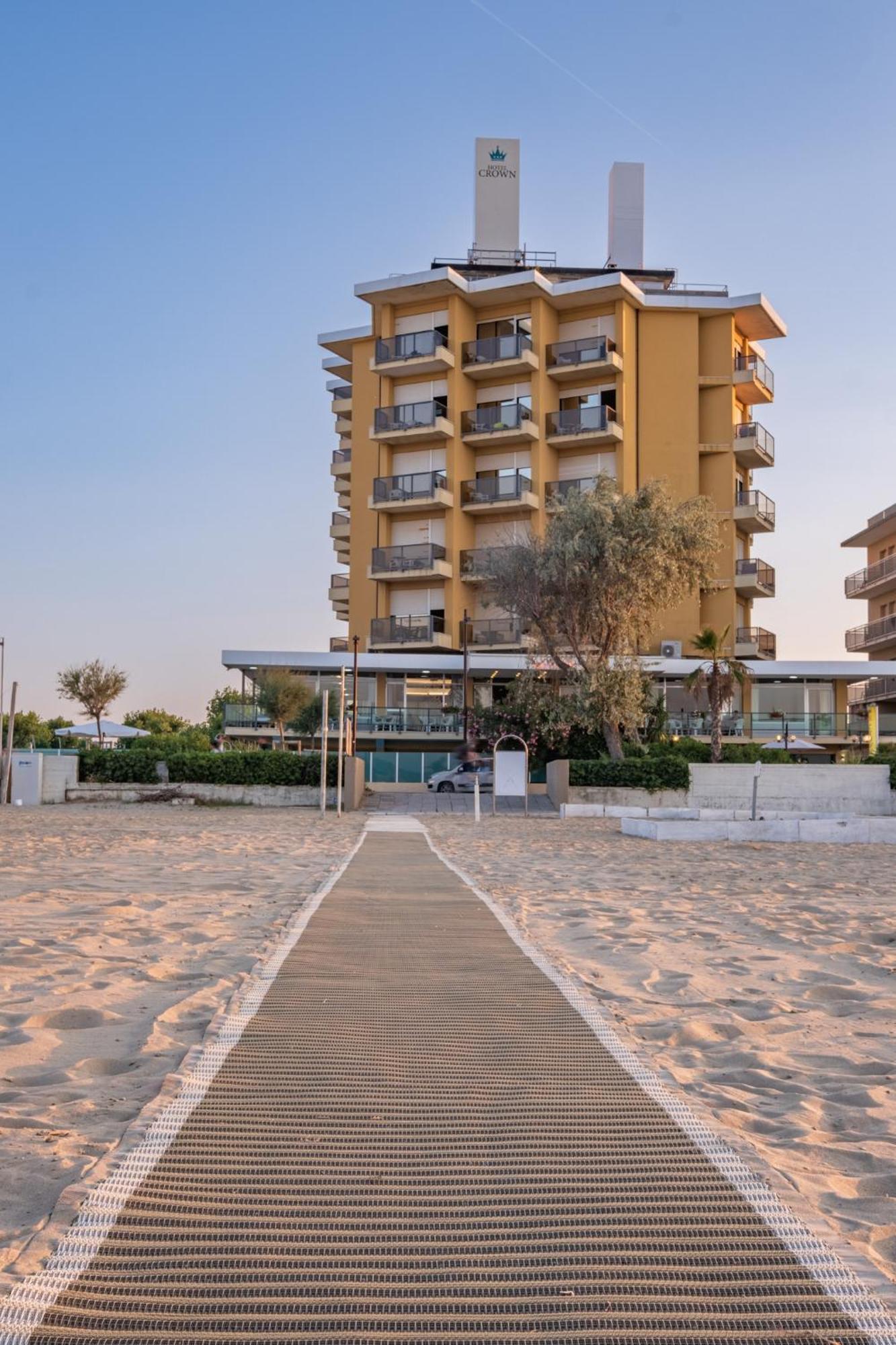 Hotel Crown Римини Экстерьер фото
